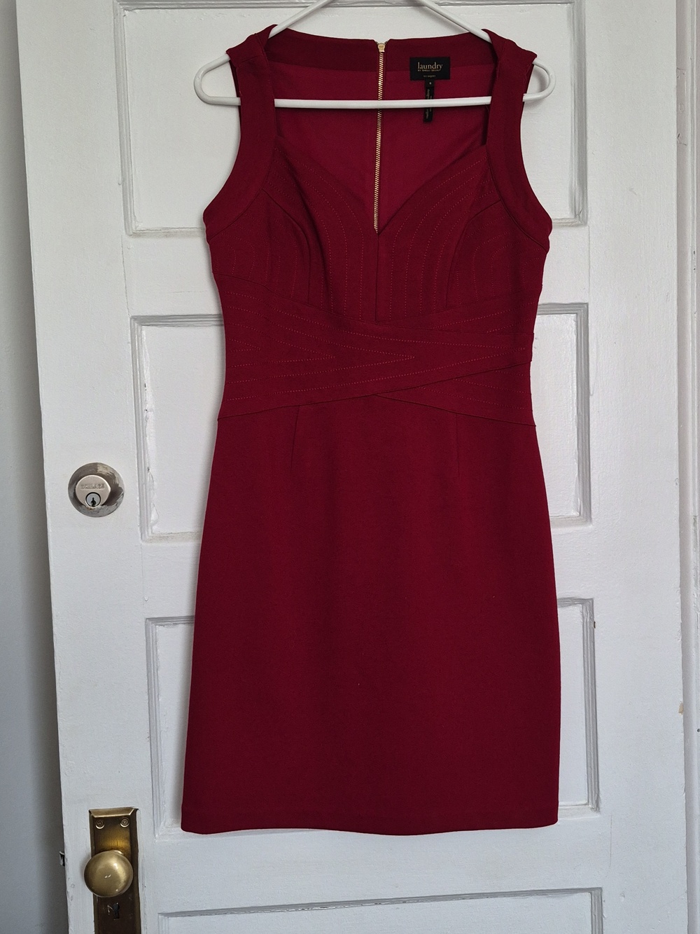 Classic Vixen Red Mini Midi Dress with Gold Tone Zipper. Wedding Guest. Size 8. - Picture 3 of 16